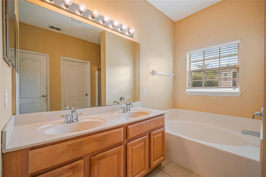 待售: $360,000 (3 贝兹, 2 浴室, 1763 平方英尺)