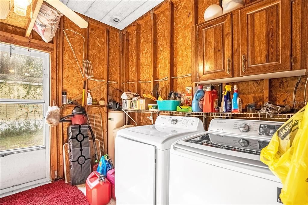 Active With Contract: $100,000 (3 beds, 2 baths, 1296 Square Feet)