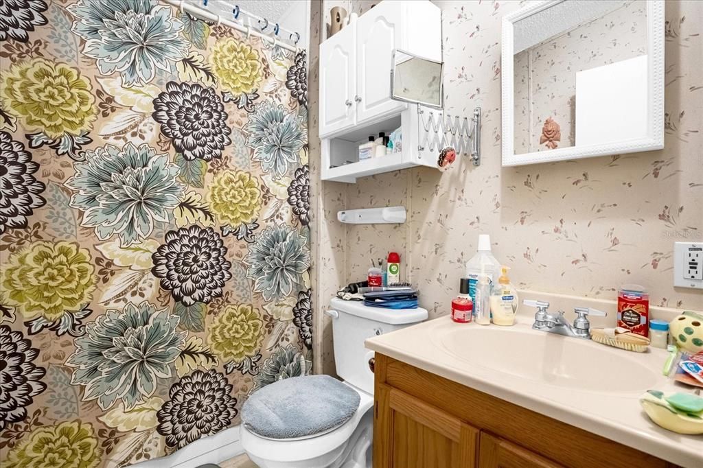 Active With Contract: $100,000 (3 beds, 2 baths, 1296 Square Feet)