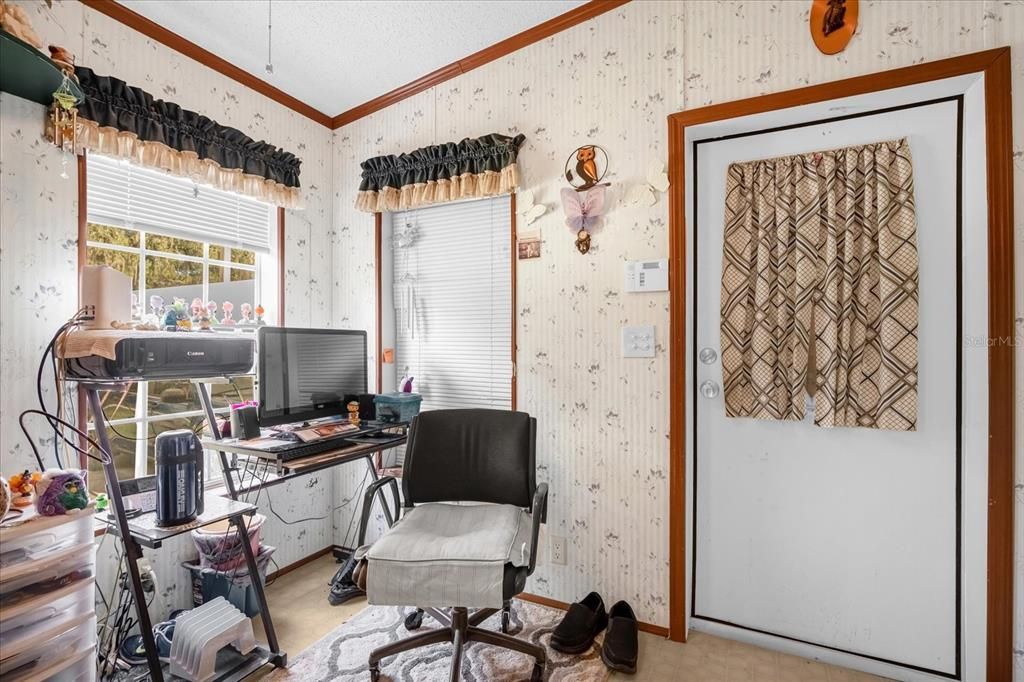 Active With Contract: $100,000 (3 beds, 2 baths, 1296 Square Feet)