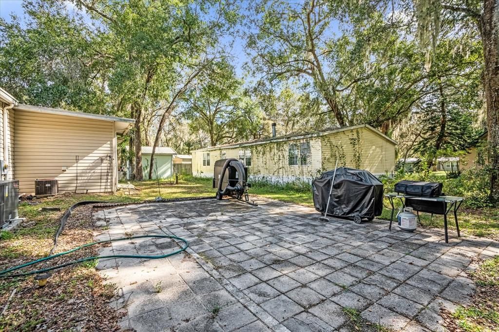 Active With Contract: $100,000 (3 beds, 2 baths, 1296 Square Feet)