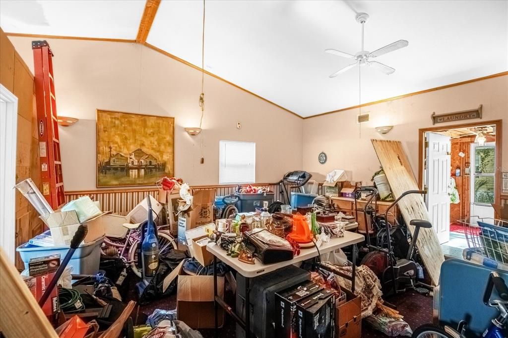 Active With Contract: $100,000 (3 beds, 2 baths, 1296 Square Feet)