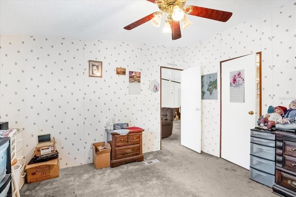 Active With Contract: $100,000 (3 beds, 2 baths, 1296 Square Feet)