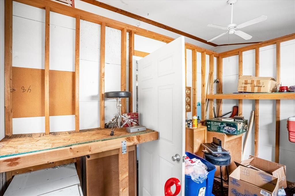 Active With Contract: $100,000 (3 beds, 2 baths, 1296 Square Feet)