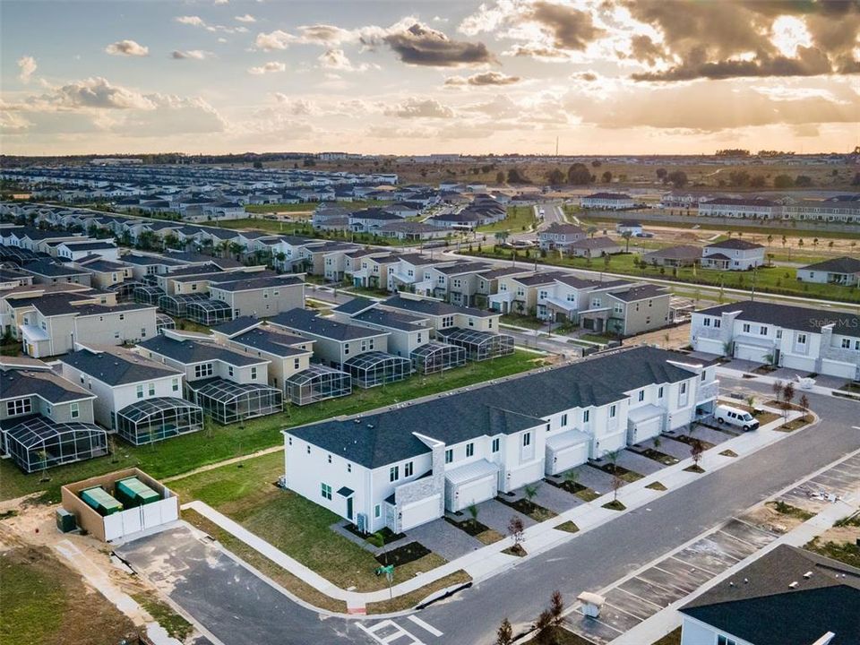 For Sale: $389,900 (4 beds, 3 baths, 1954 Square Feet)