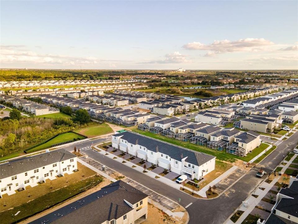 For Sale: $389,900 (4 beds, 3 baths, 1954 Square Feet)