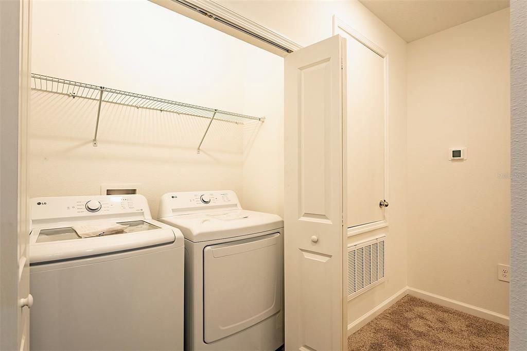 For Sale: $389,900 (4 beds, 3 baths, 1954 Square Feet)