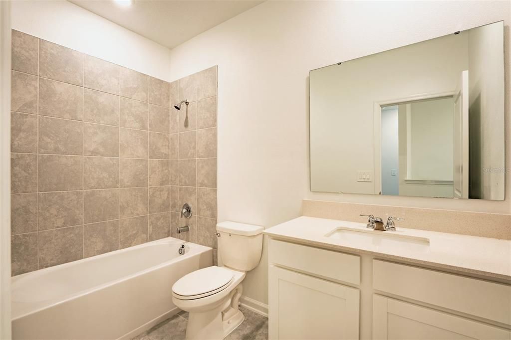 For Sale: $389,900 (4 beds, 3 baths, 1954 Square Feet)