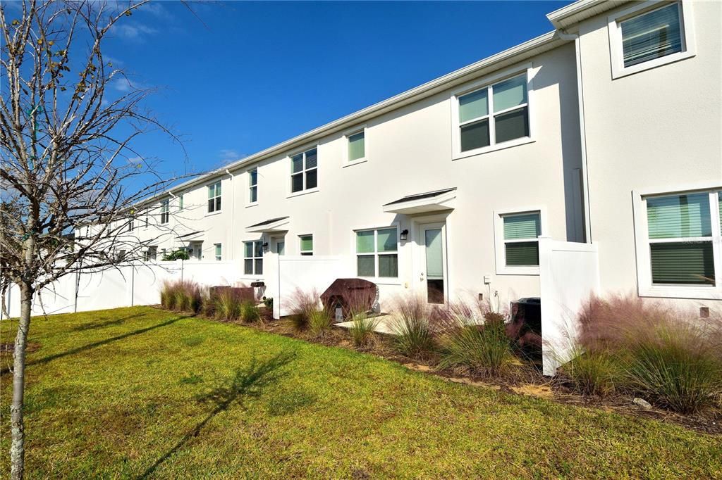 For Sale: $389,900 (4 beds, 3 baths, 1954 Square Feet)