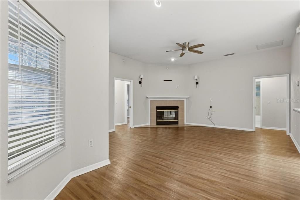 待售: $399,900 (4 贝兹, 3 浴室, 2285 平方英尺)