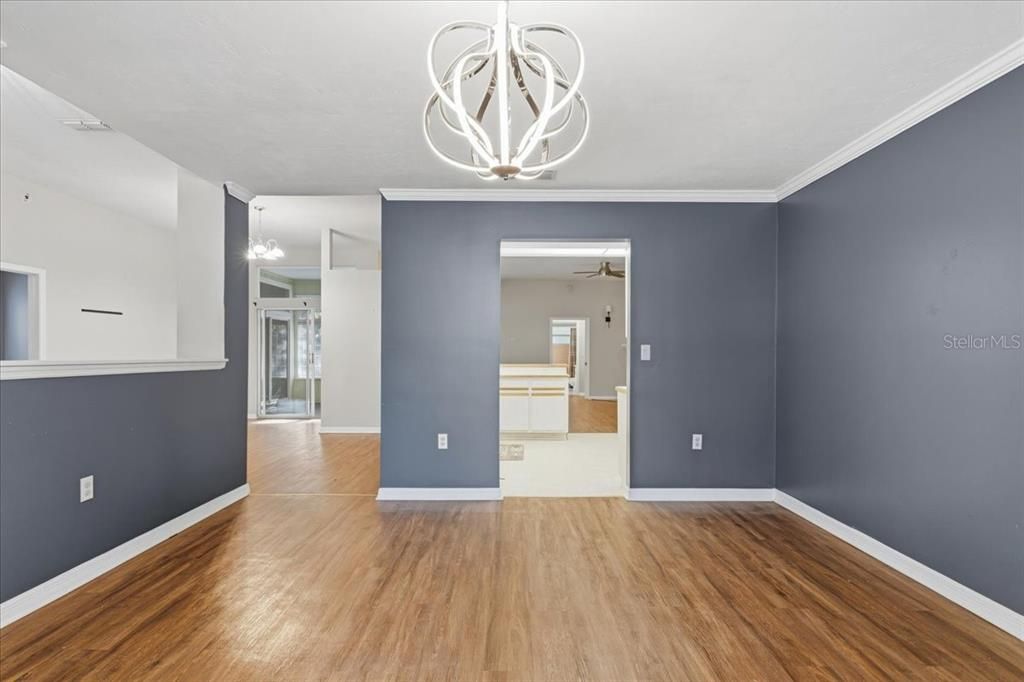 待售: $399,900 (4 贝兹, 3 浴室, 2285 平方英尺)