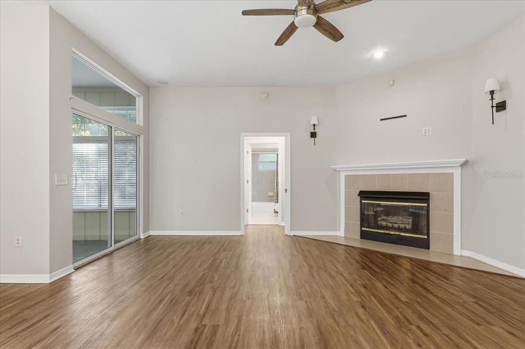 待售: $399,900 (4 贝兹, 3 浴室, 2285 平方英尺)