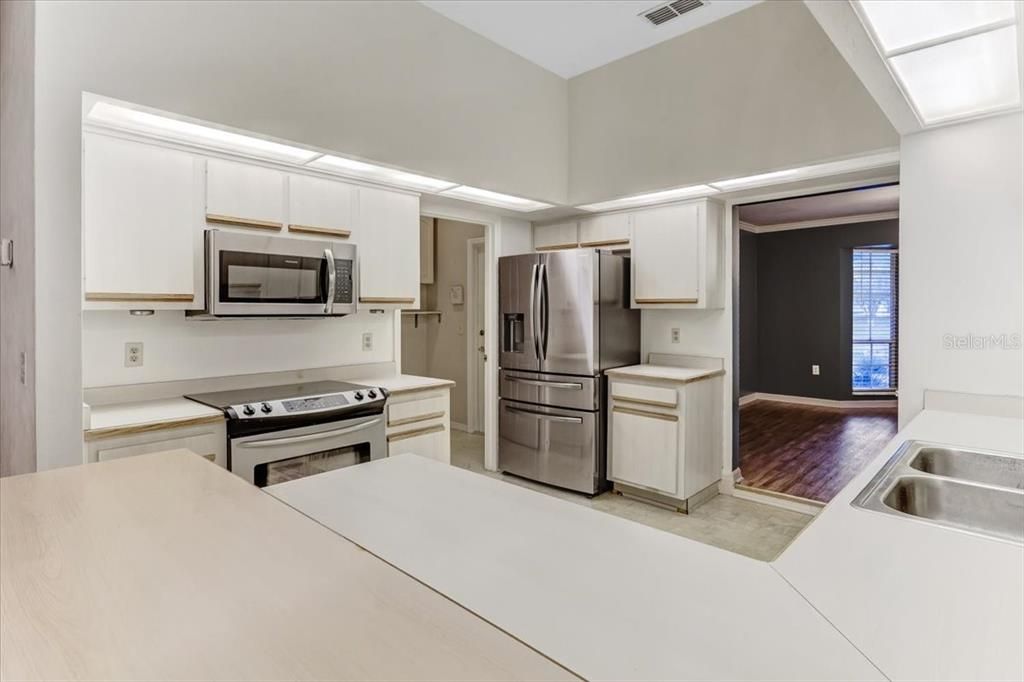 待售: $399,900 (4 贝兹, 3 浴室, 2285 平方英尺)