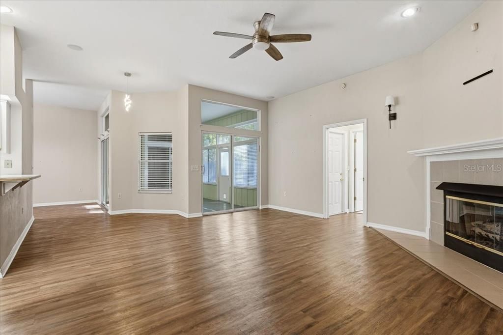 待售: $399,900 (4 贝兹, 3 浴室, 2285 平方英尺)