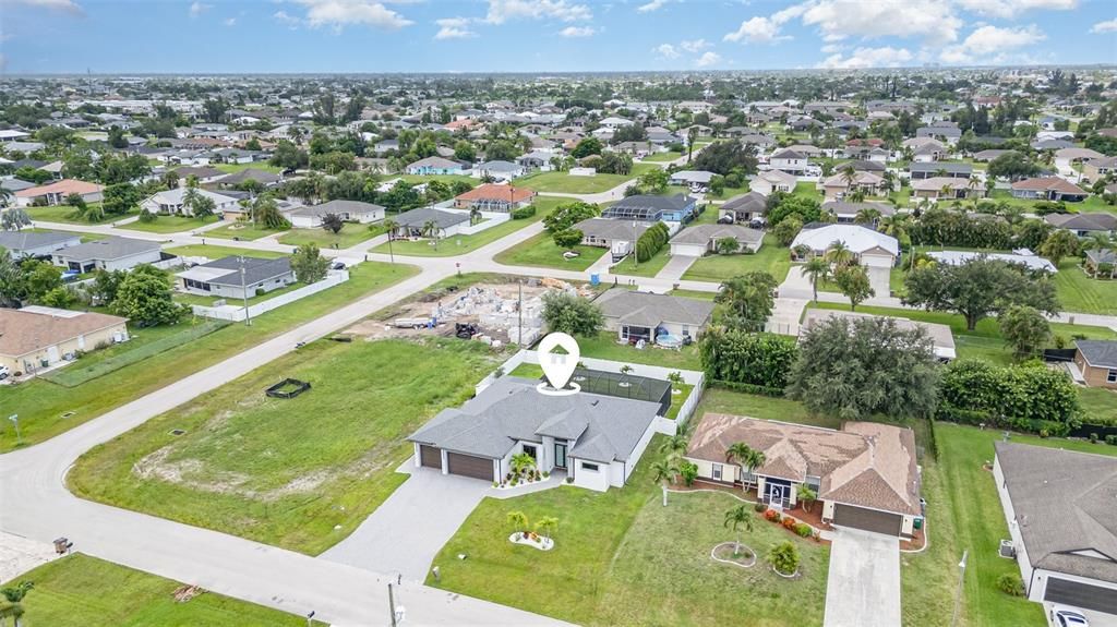 For Sale: $589,000 (4 beds, 3 baths, 1962 Square Feet)