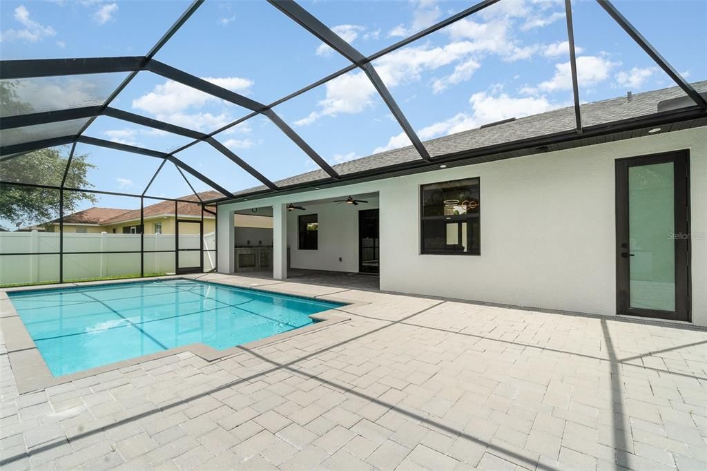 For Sale: $589,000 (4 beds, 3 baths, 1962 Square Feet)