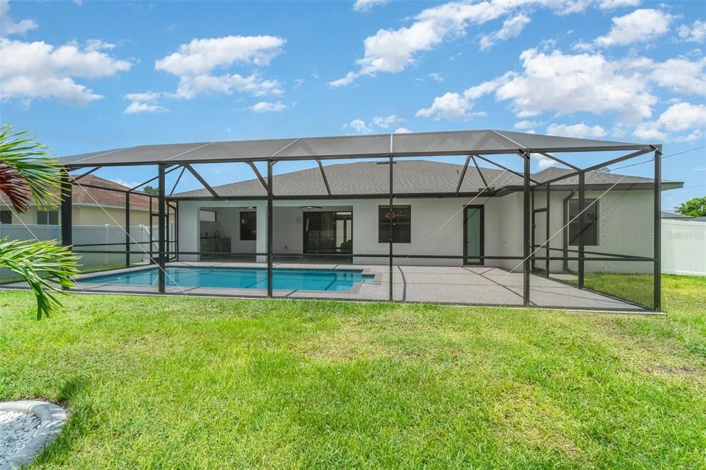 For Sale: $589,000 (4 beds, 3 baths, 1962 Square Feet)