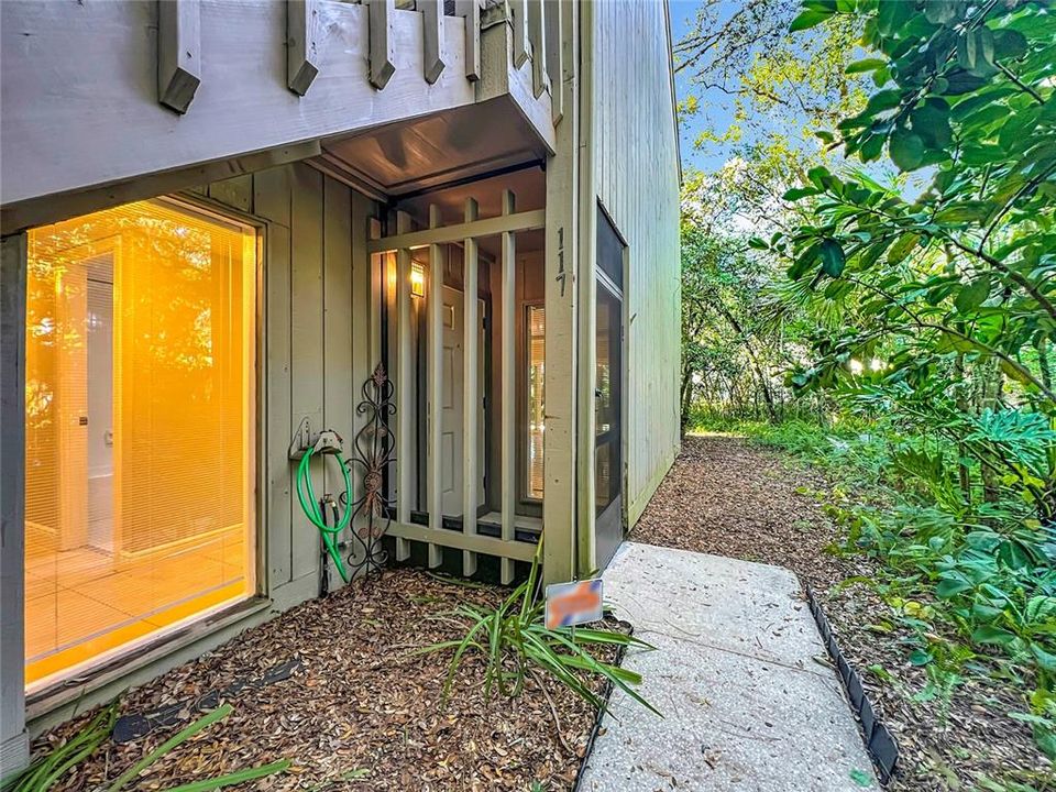 待售: $180,000 (2 贝兹, 2 浴室, 1252 平方英尺)