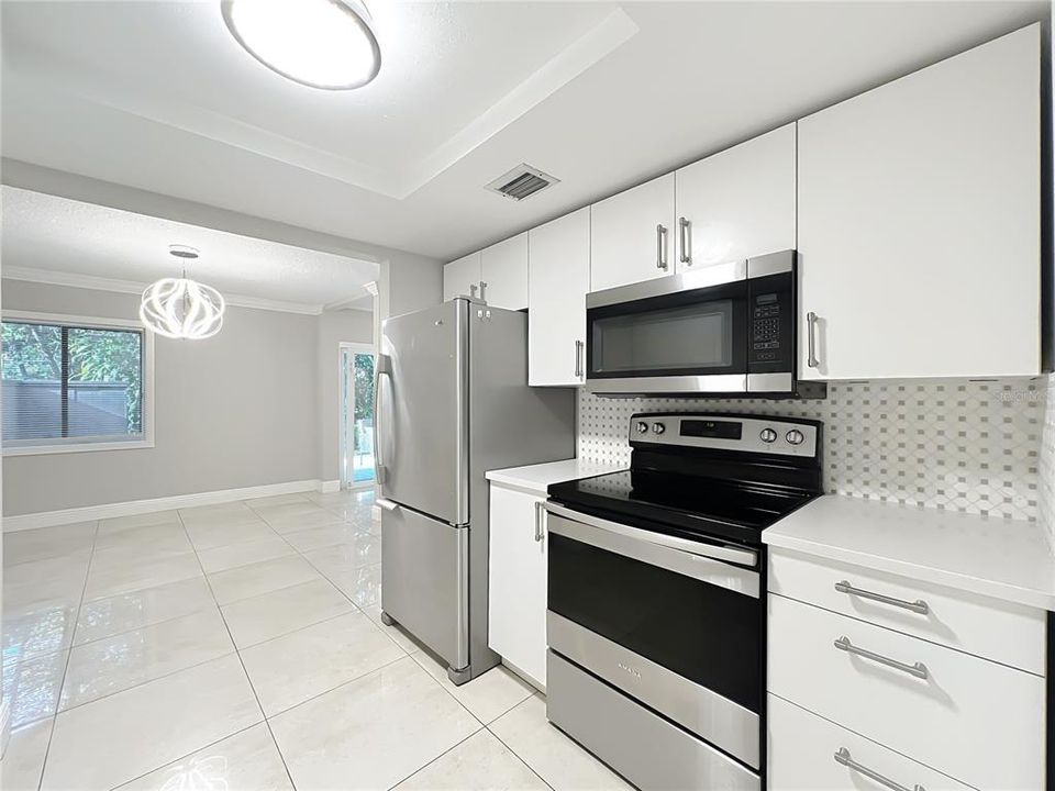 待售: $180,000 (2 贝兹, 2 浴室, 1252 平方英尺)