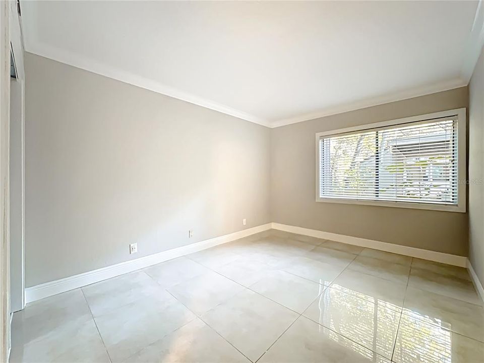 待售: $180,000 (2 贝兹, 2 浴室, 1252 平方英尺)