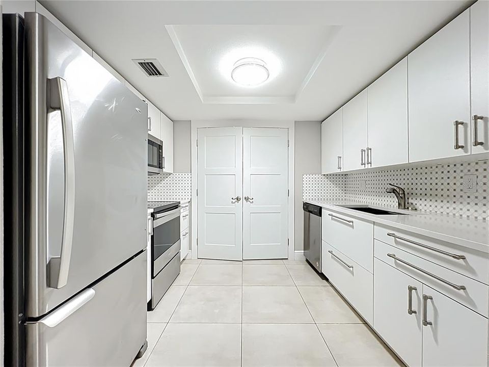 待售: $180,000 (2 贝兹, 2 浴室, 1252 平方英尺)