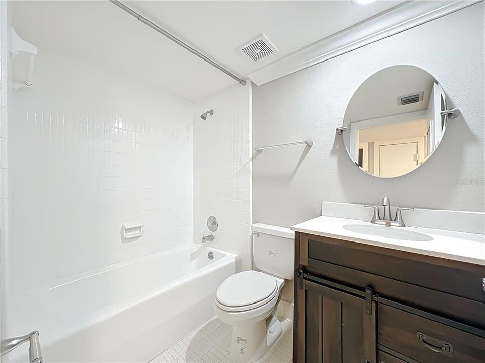 待售: $180,000 (2 贝兹, 2 浴室, 1252 平方英尺)