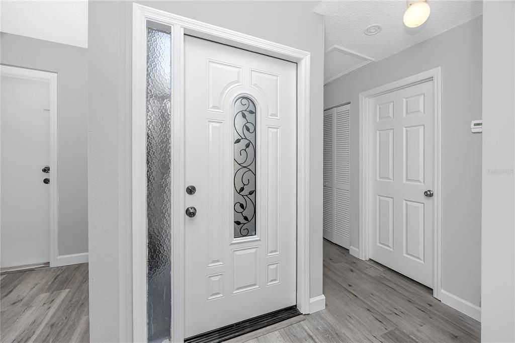 Activo con contrato: $295,000 (3 camas, 2 baños, 950 Pies cuadrados)