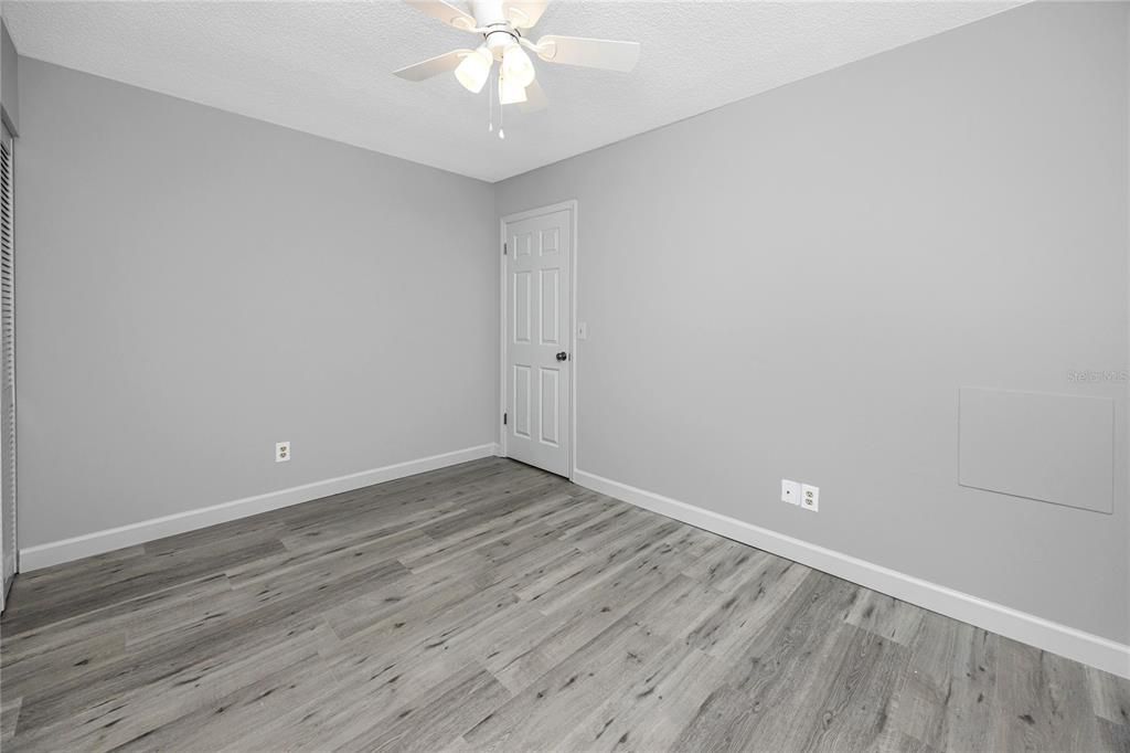 Activo con contrato: $295,000 (3 camas, 2 baños, 950 Pies cuadrados)