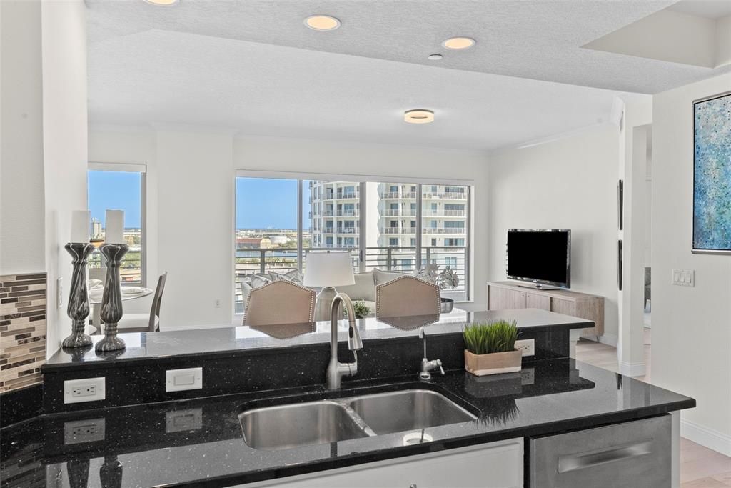 待售: $1,071,500 (3 贝兹, 3 浴室, 1733 平方英尺)