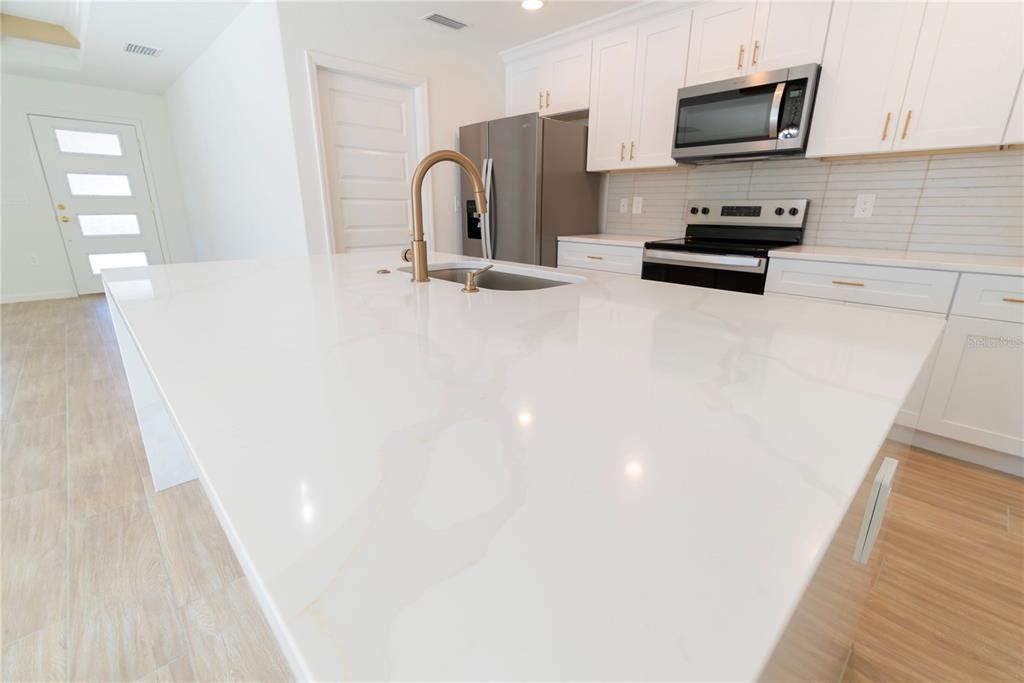 For Sale: $379,999 (3 beds, 2 baths, 1484 Square Feet)