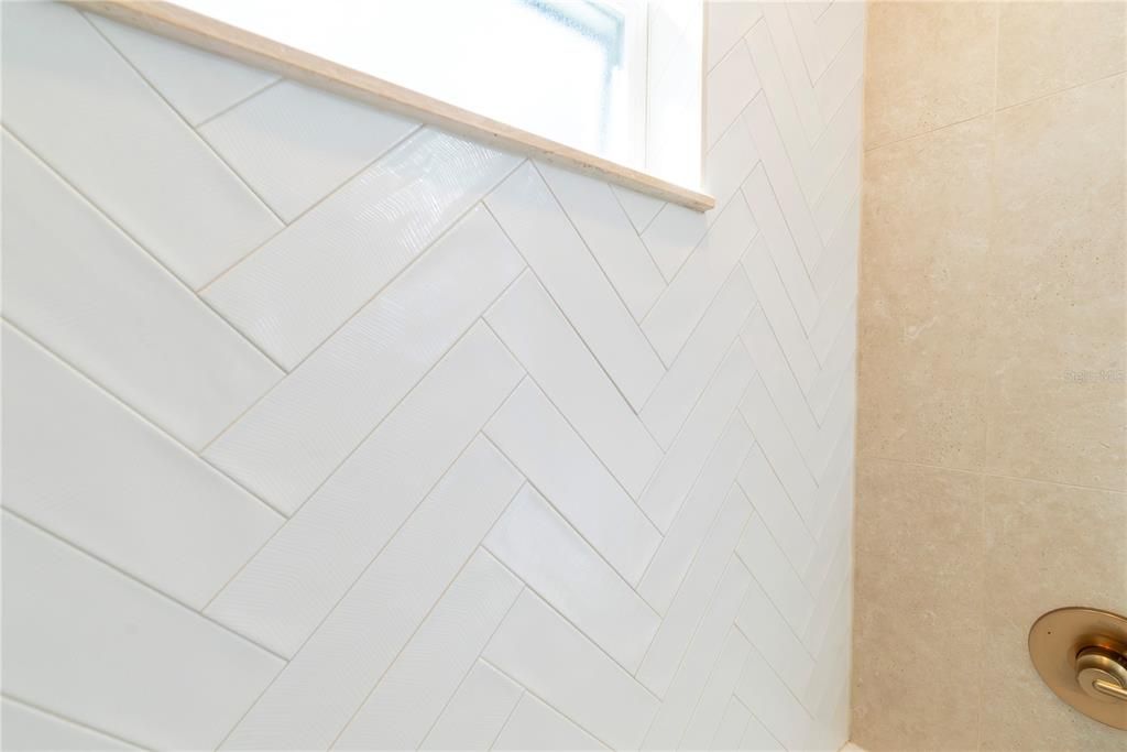 For Sale: $379,999 (3 beds, 2 baths, 1484 Square Feet)