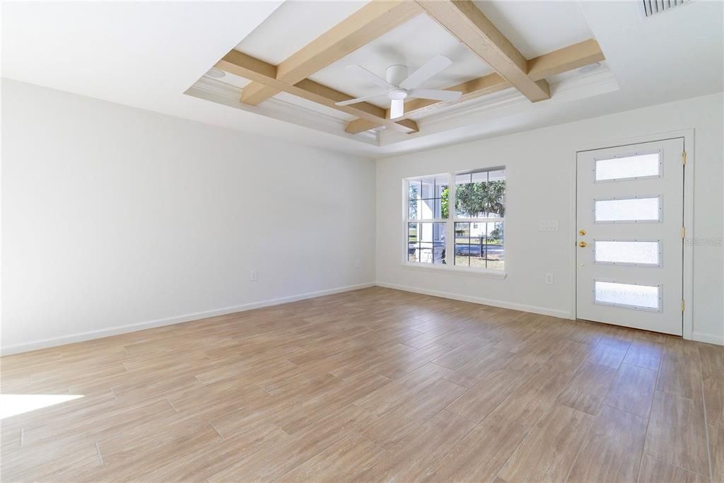 For Sale: $379,999 (3 beds, 2 baths, 1484 Square Feet)