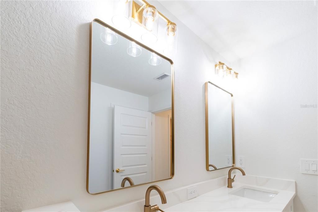 For Sale: $379,999 (3 beds, 2 baths, 1484 Square Feet)