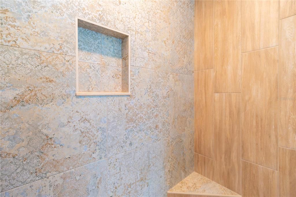 For Sale: $379,999 (3 beds, 2 baths, 1484 Square Feet)