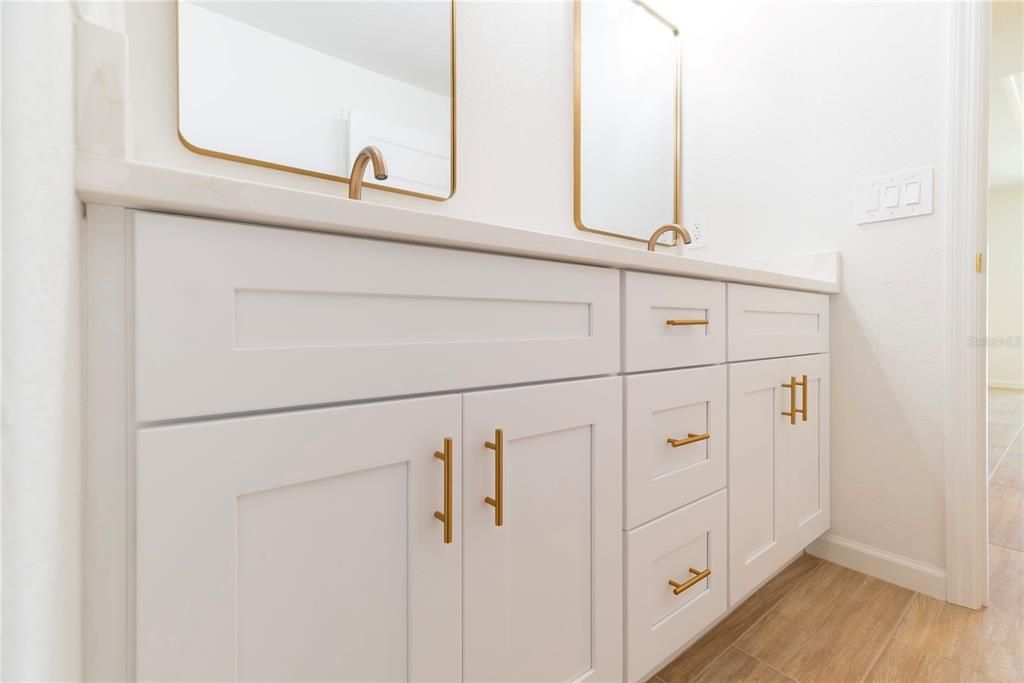 For Sale: $379,999 (3 beds, 2 baths, 1484 Square Feet)