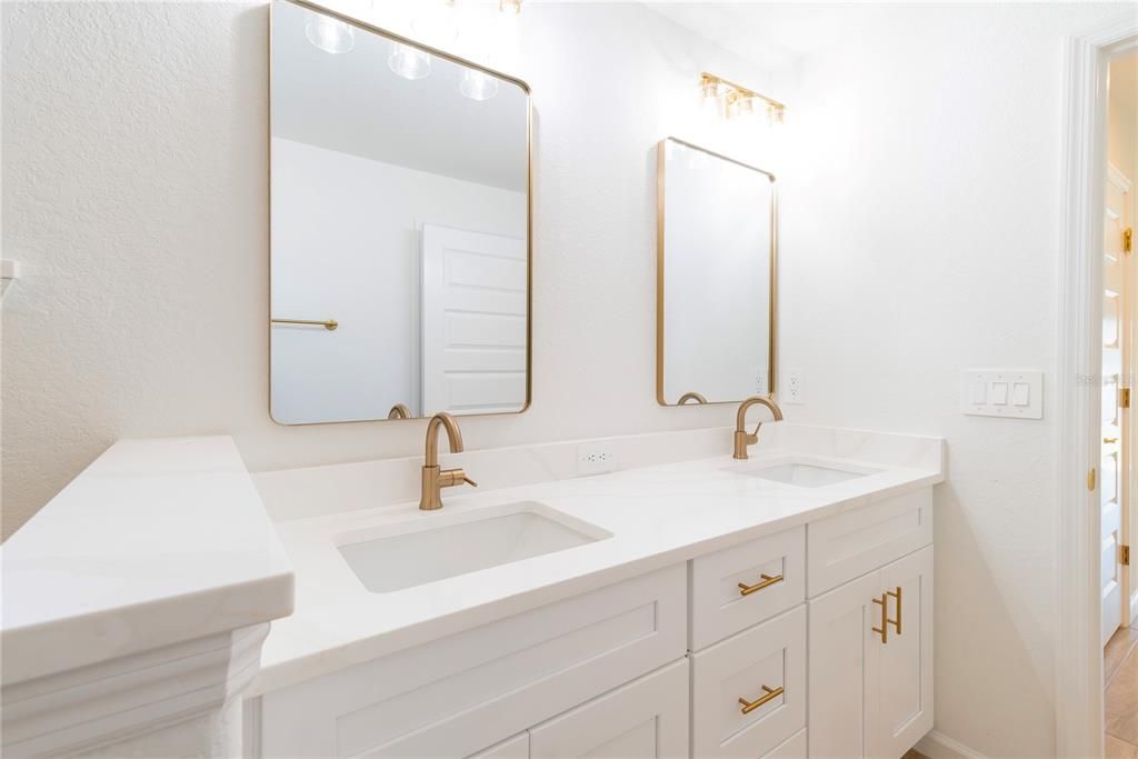 For Sale: $379,999 (3 beds, 2 baths, 1484 Square Feet)