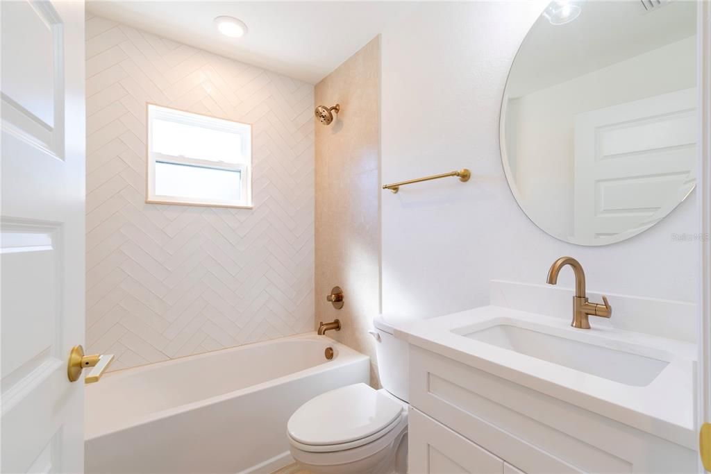 For Sale: $379,999 (3 beds, 2 baths, 1484 Square Feet)