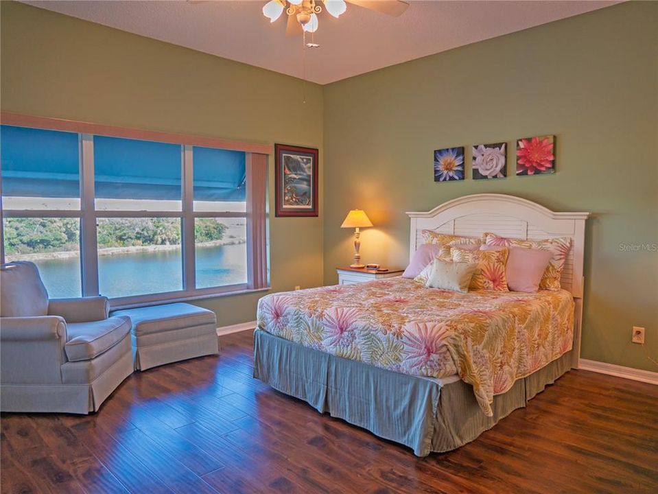 En Venta: $297,500 (2 camas, 2 baños, 1250 Pies cuadrados)