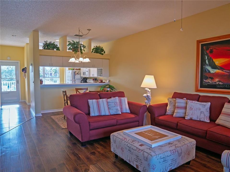 En Venta: $297,500 (2 camas, 2 baños, 1250 Pies cuadrados)