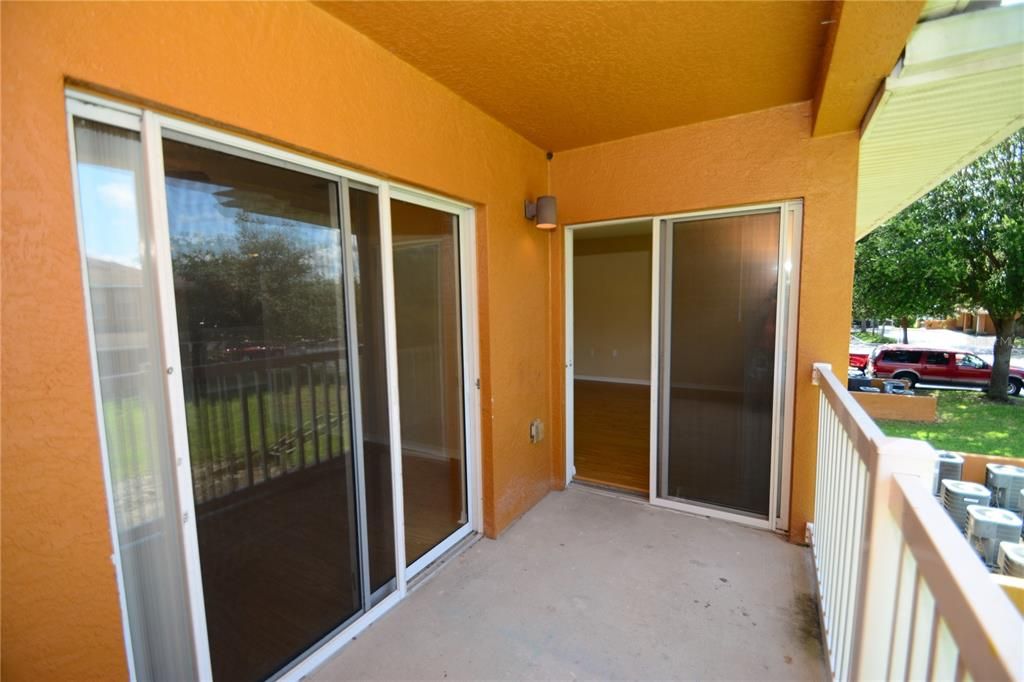 Active With Contract: $159,900 (2 beds, 2 baths, 1050 Square Feet)