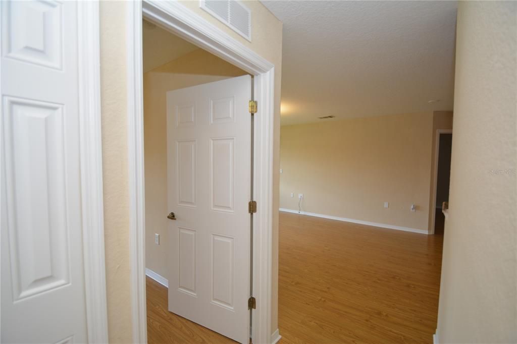 Active With Contract: $159,900 (2 beds, 2 baths, 1050 Square Feet)