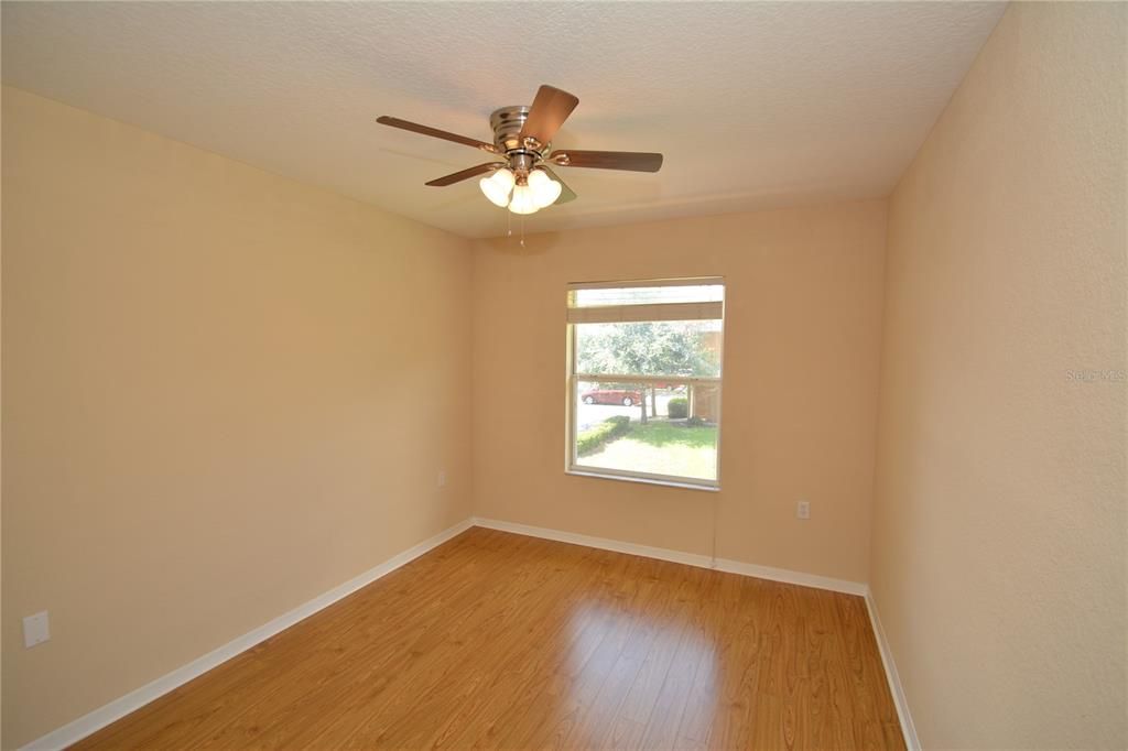 Active With Contract: $159,900 (2 beds, 2 baths, 1050 Square Feet)
