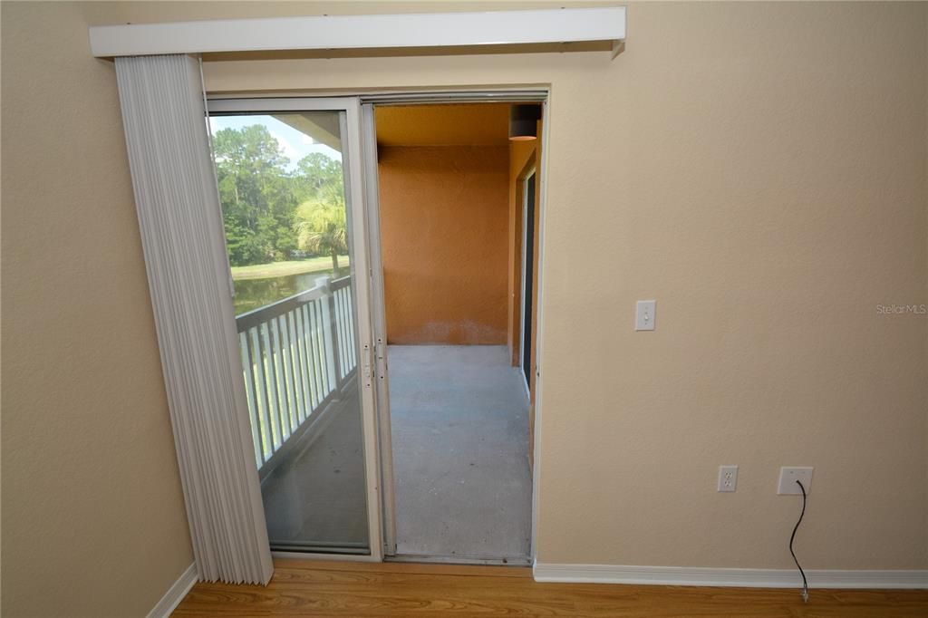 Active With Contract: $159,900 (2 beds, 2 baths, 1050 Square Feet)