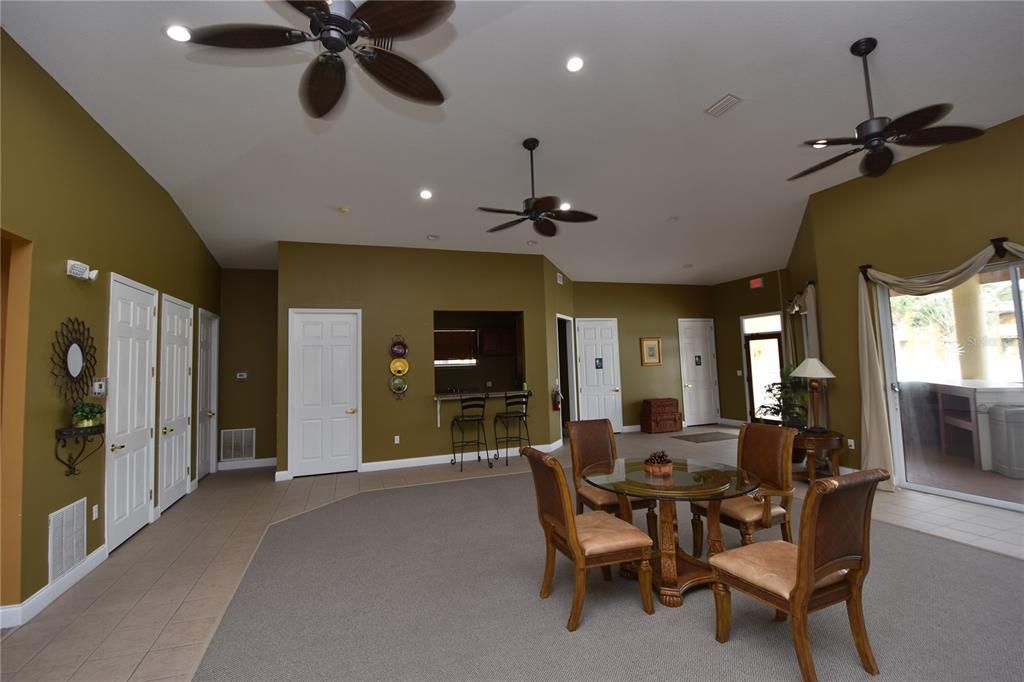 Active With Contract: $159,900 (2 beds, 2 baths, 1050 Square Feet)