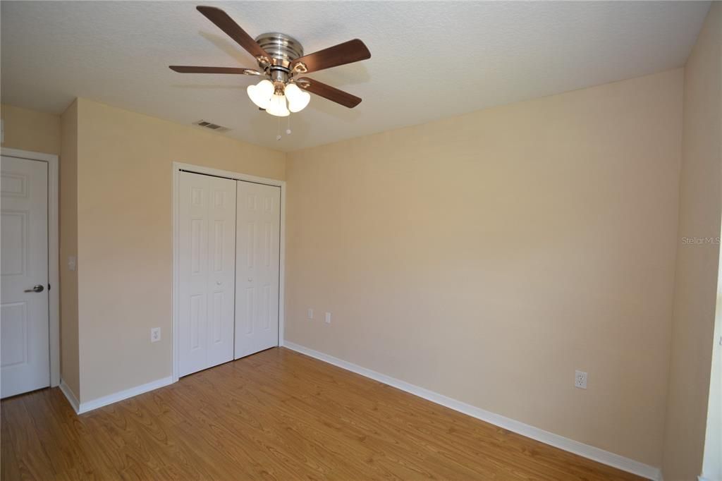 Active With Contract: $159,900 (2 beds, 2 baths, 1050 Square Feet)