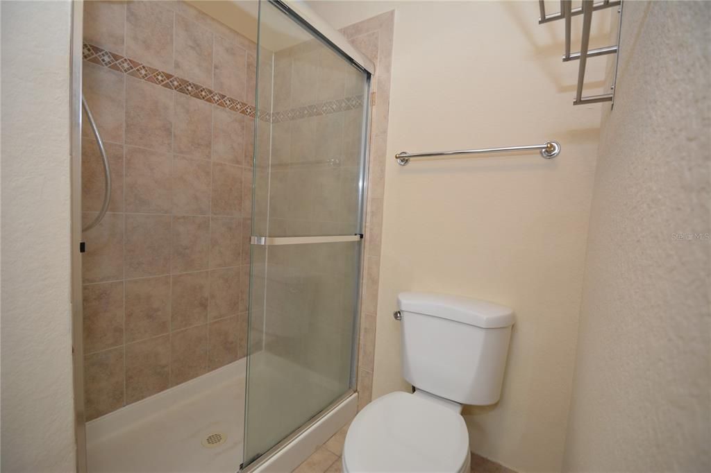 Active With Contract: $159,900 (2 beds, 2 baths, 1050 Square Feet)