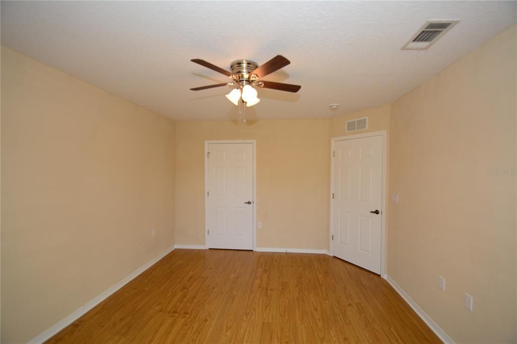 Active With Contract: $159,900 (2 beds, 2 baths, 1050 Square Feet)
