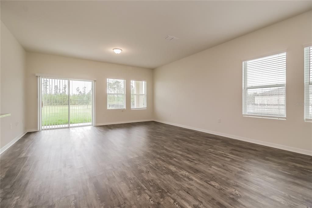 В аренду: $2,475 (4 спален, 3 ванн, 1532 Квадратных фут)