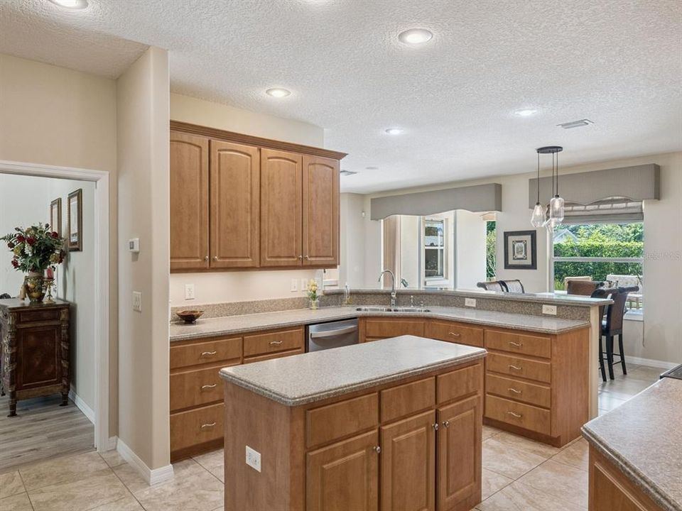 Active With Contract: $575,000 (4 beds, 3 baths, 2810 Square Feet)