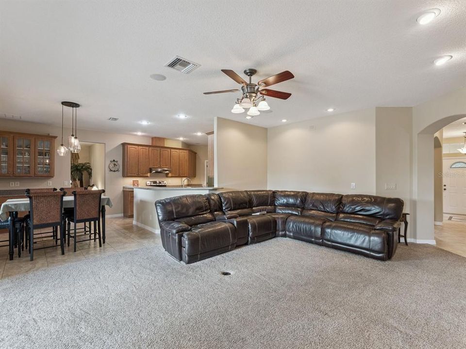 Active With Contract: $575,000 (4 beds, 3 baths, 2810 Square Feet)